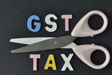 घट गई GST दर, फिर भी अभी नहीं मिलेगा फायदा, ये है कारण!